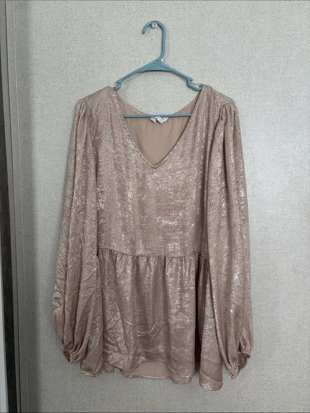 ANDREE BY UNIT Gold Top